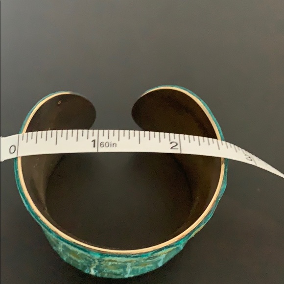 Green leather cuff by UNEARTHED - Picture 4 of 5